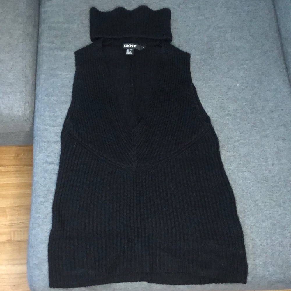 Deep V sleeveless turtleneck sweater